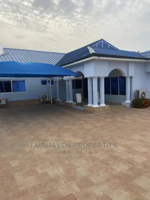 6bdrm House in Tseaddo, Airport Residential Area for rent