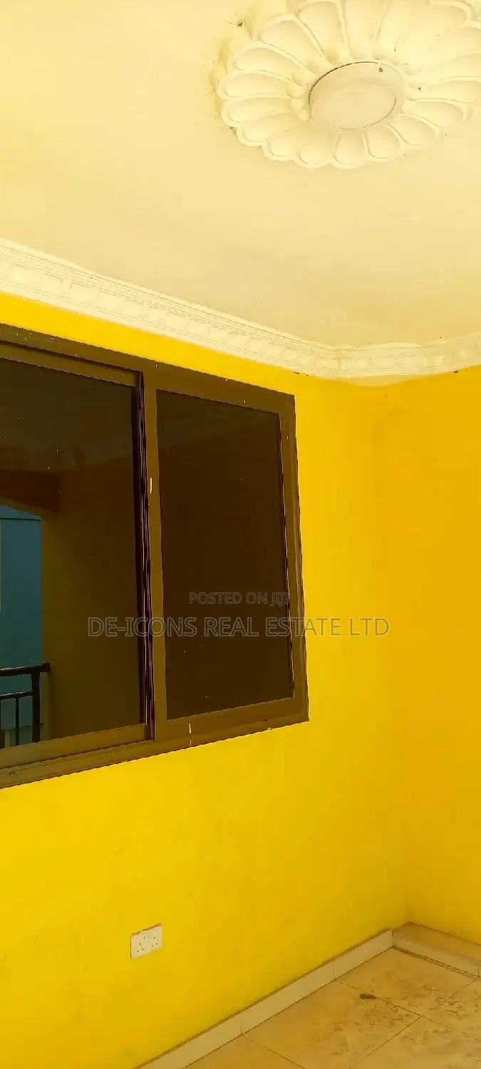 2bdrm Duplex in De-Icons Real Estate, Awutu Senya East Municipal