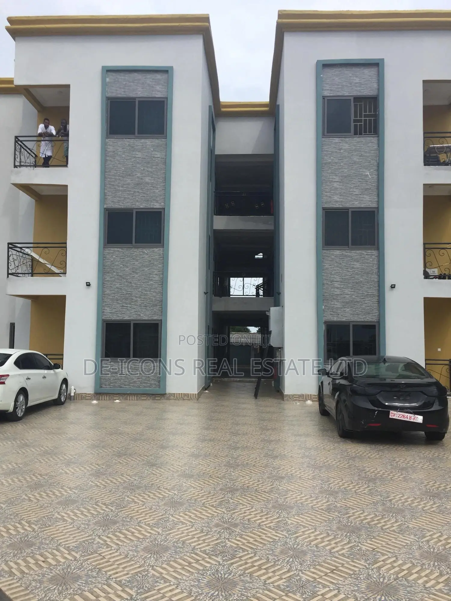 2bdrm Duplex in De-Icons Real, Awutu Senya East Municipal for rent