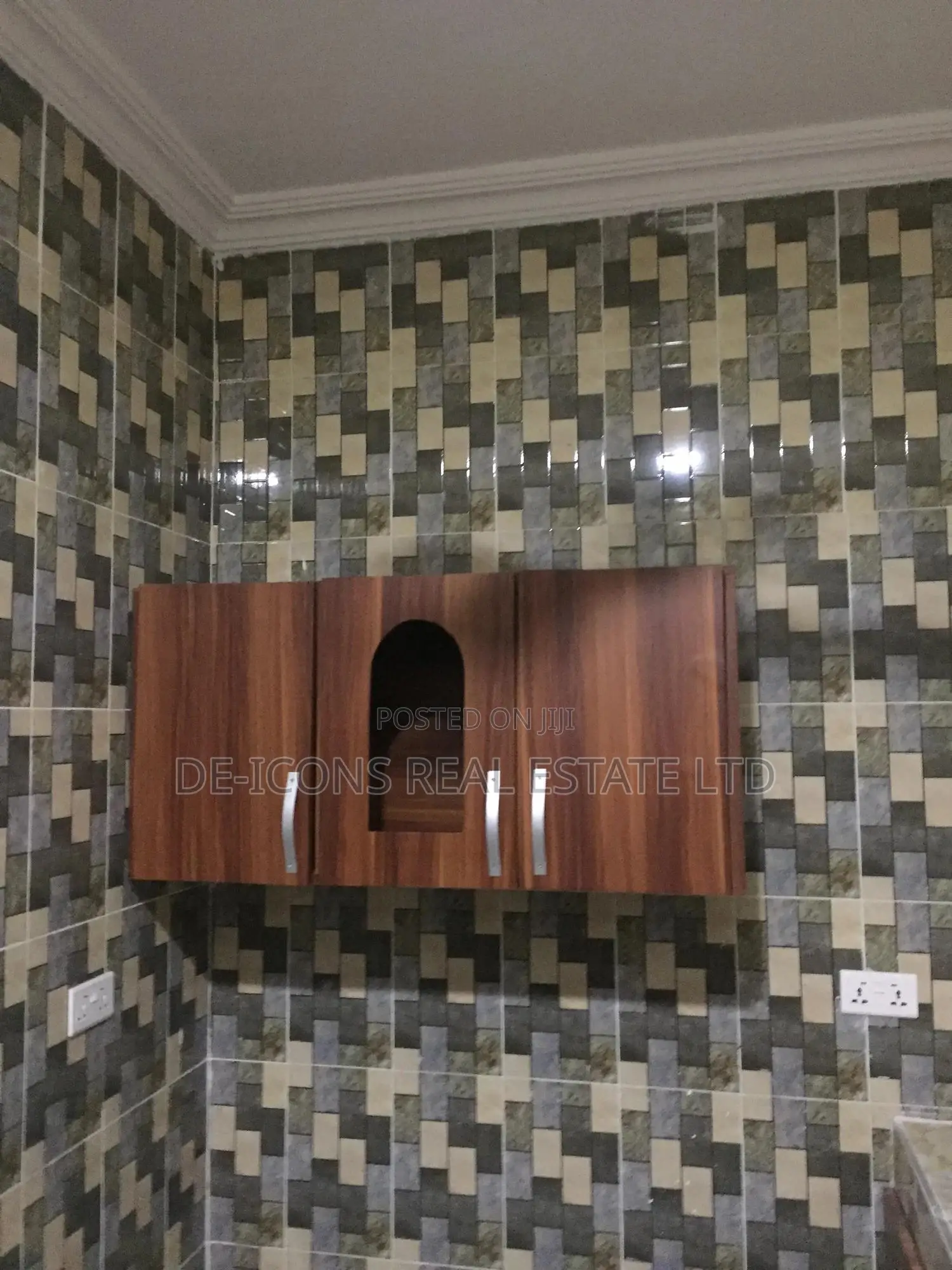 2bdrm Duplex in De-Icons Real, Awutu Senya East Municipal for rent