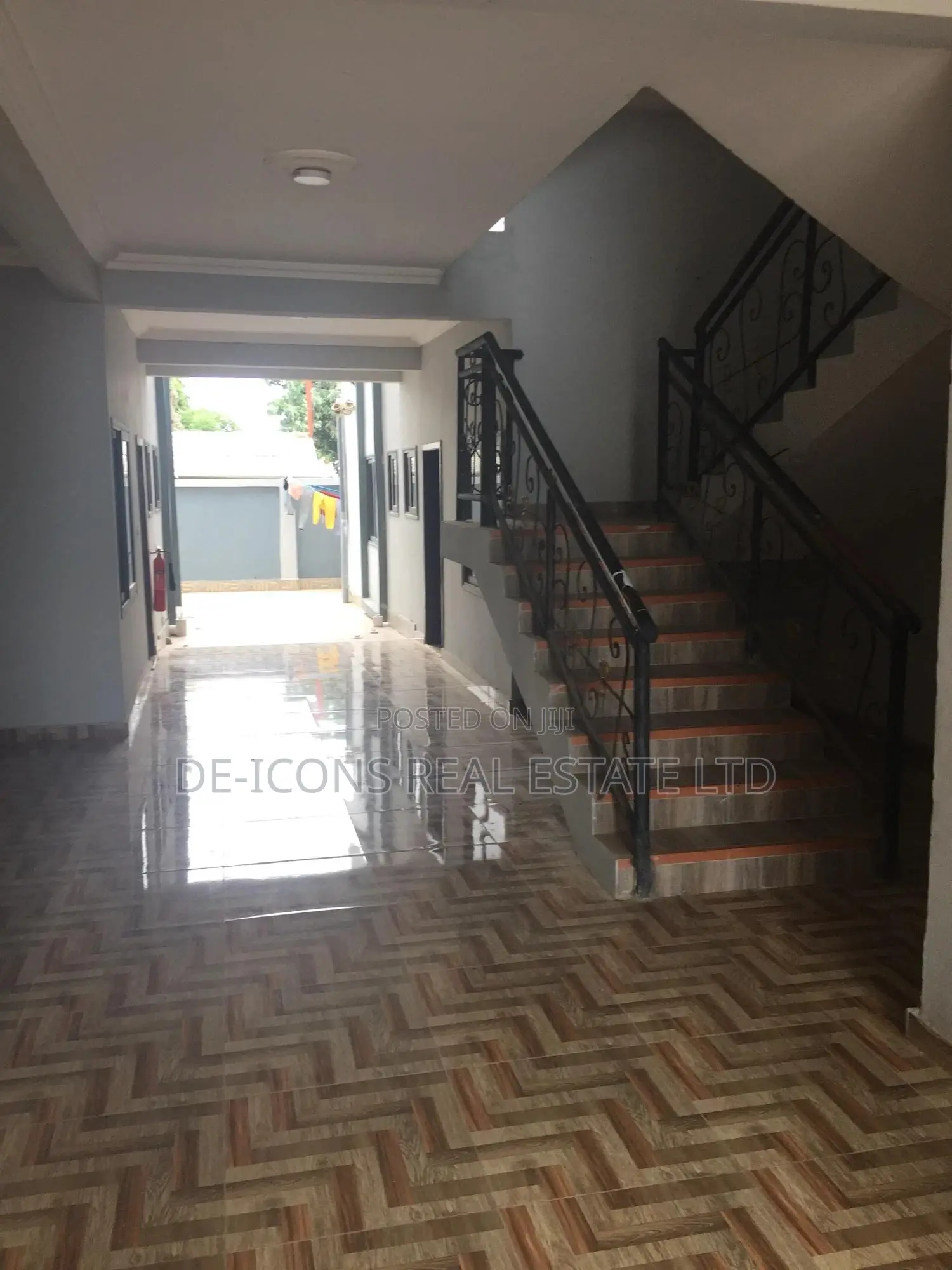 2bdrm Duplex in De-Icons Real, Awutu Senya East Municipal for rent