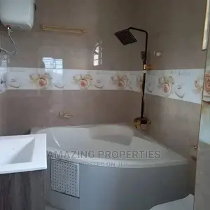 5bdrm House in Spintex Community for Sale