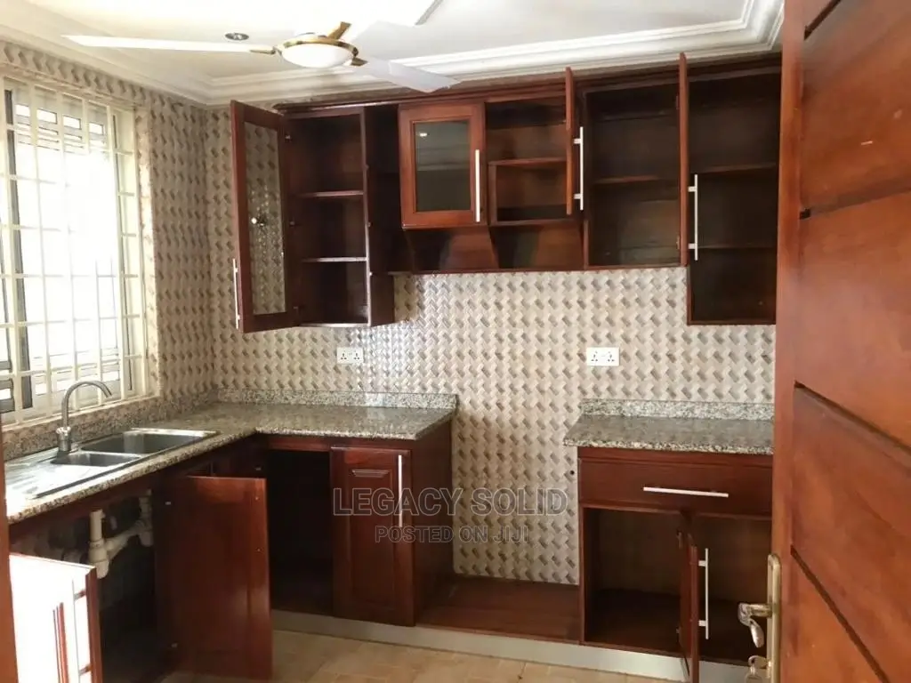 Mini Flat in Legacy Solid Real, Tseaddo for rent
