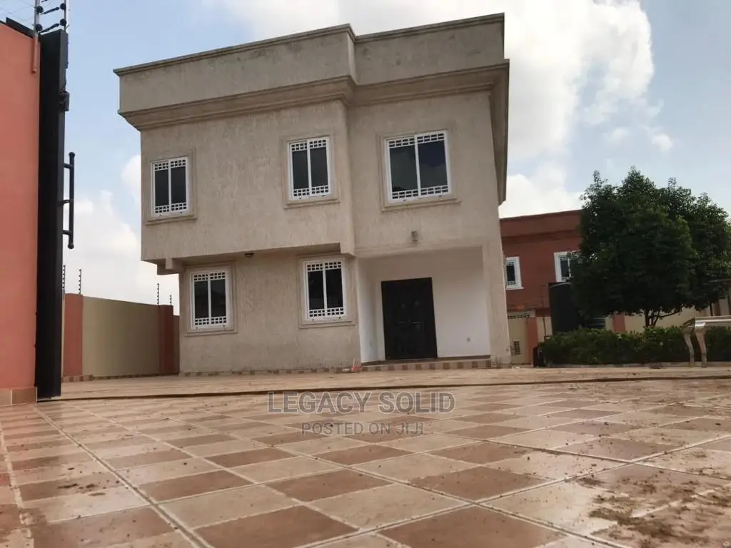 Mini Flat in Legacy Solid Real, Tseaddo for rent