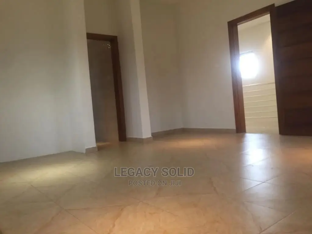 Mini Flat in Legacy Solid Real, Tseaddo for rent
