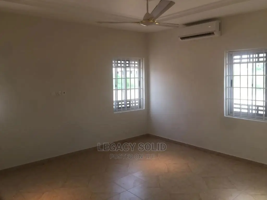 Mini Flat in Legacy Solid Real, Tseaddo for rent