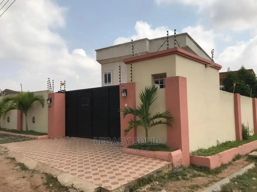Mini Flat in Legacy Solid Real, Tseaddo for rent