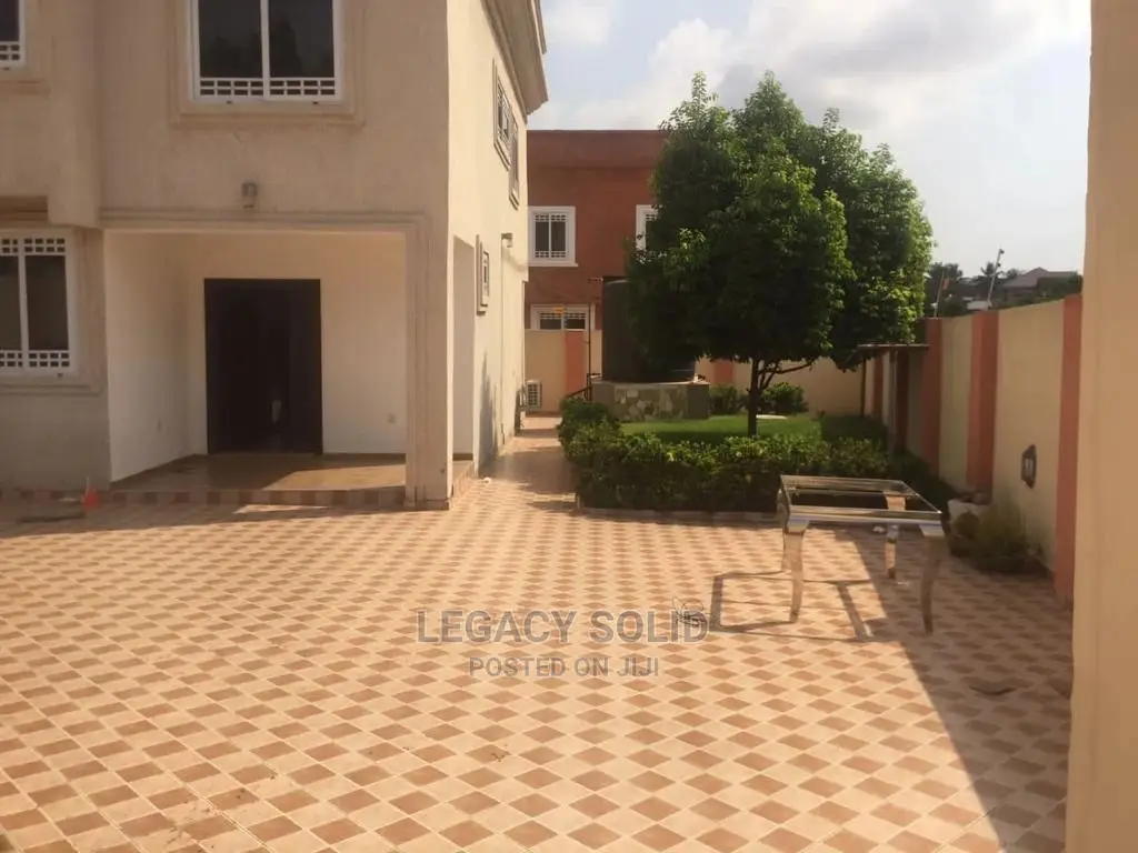 Mini Flat in Legacy Solid Real, Tseaddo for rent