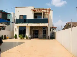 5bdrm House in Skm, School Junction for Sale