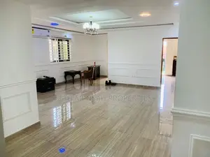 5bdrm House in Skm, School Junction for Sale