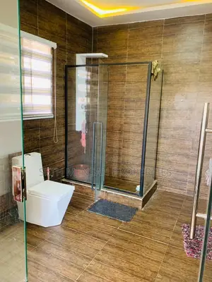 5bdrm House in Skm, School Junction for Sale