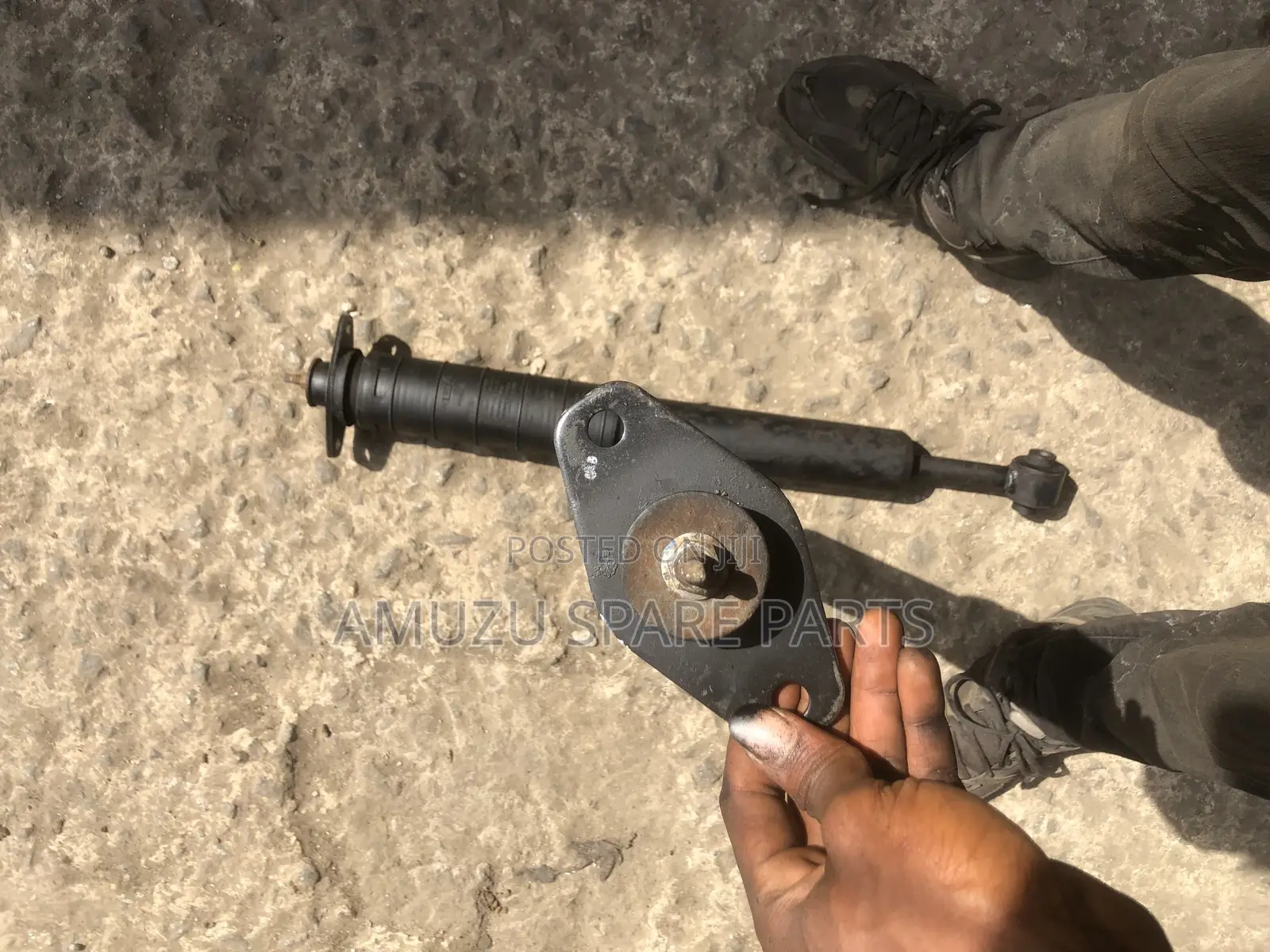 Chrysler Pacifica 2010 Back Shocks