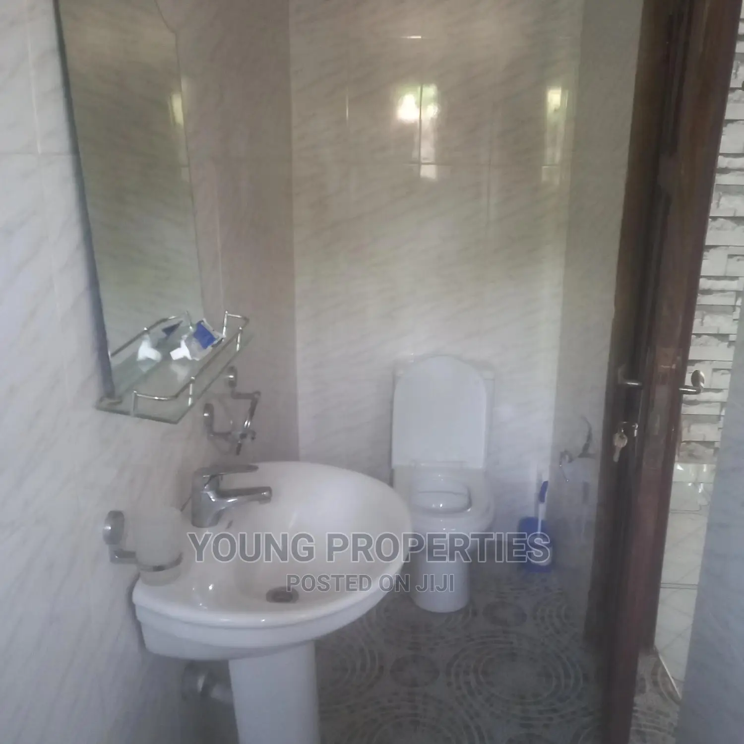 2bdrm Apartment in Young Agent, Toll Booth for rent