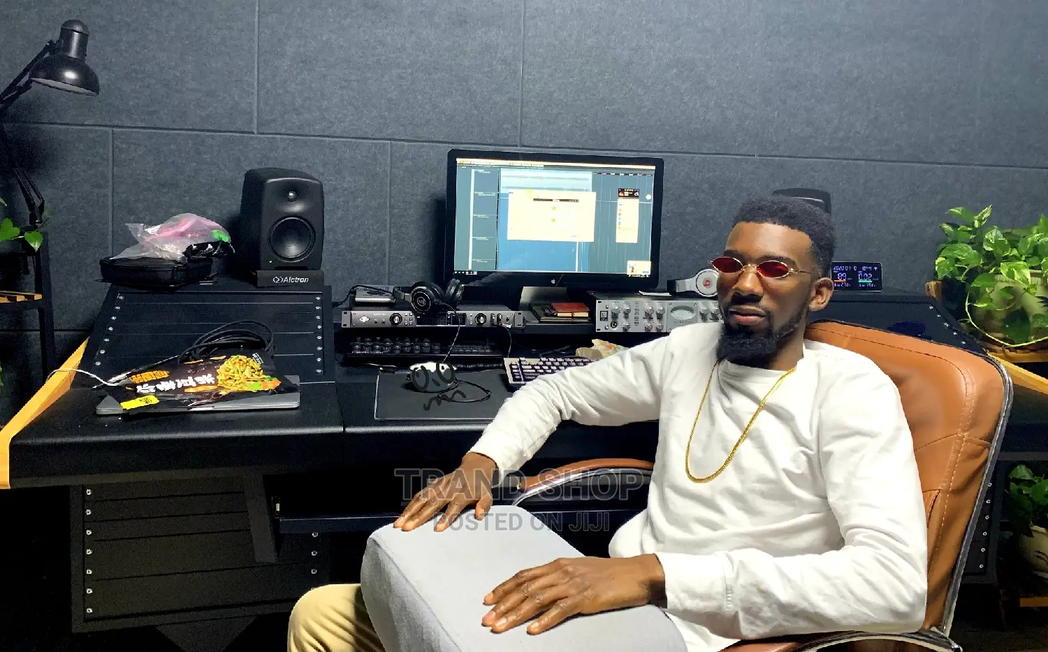 Sound Engineering School and Music Production Class