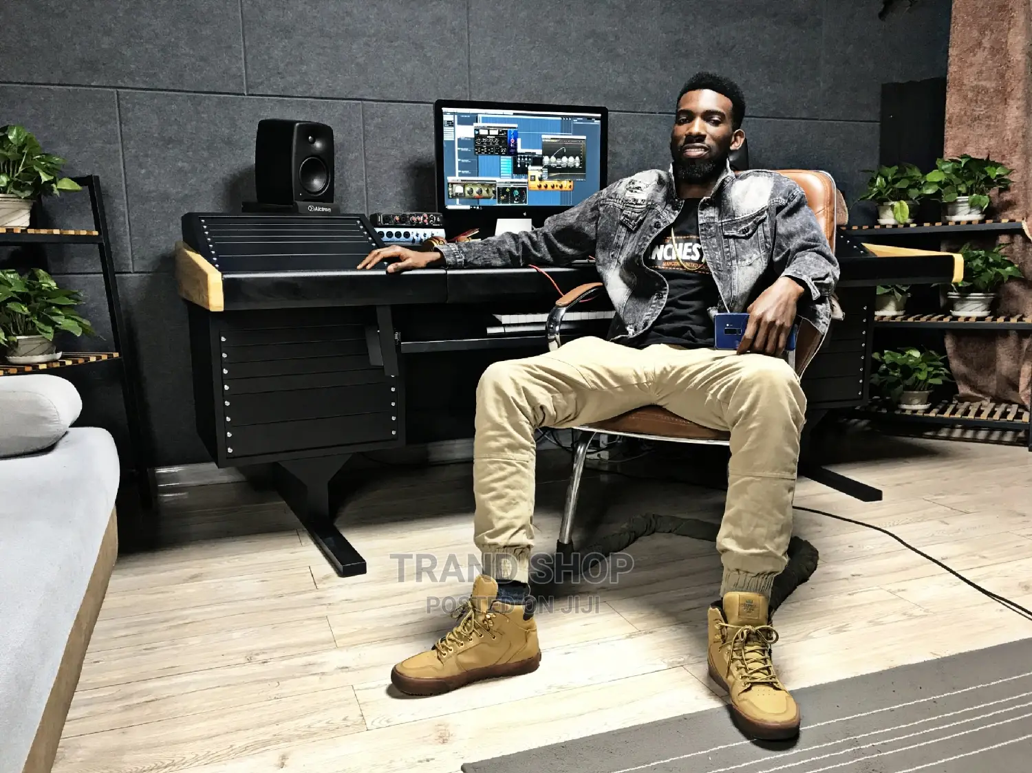 Sound Engineering School and Music Production Class