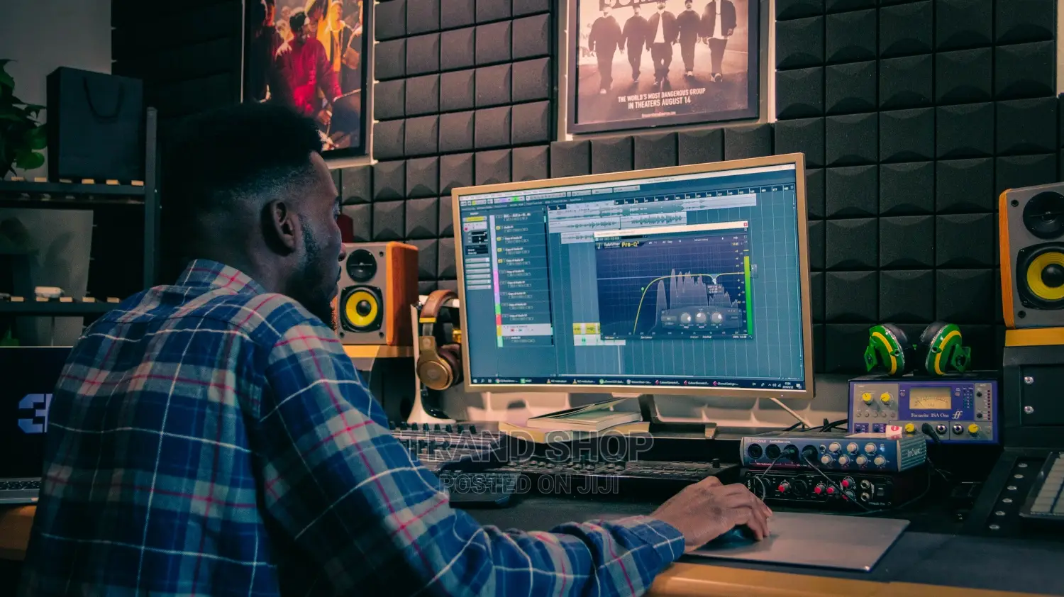 Sound Engineering School and Music Production Class