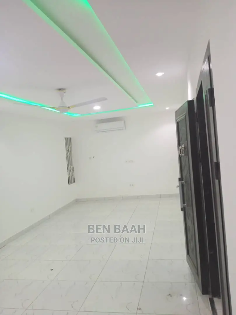 2bdrm Apartment in Ben Properties, Ashomang Estate for rent