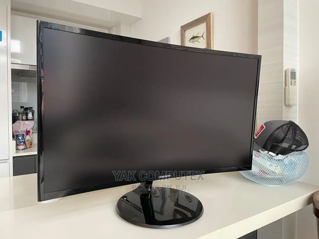 Sumsung 28 Inch Curved Monitor