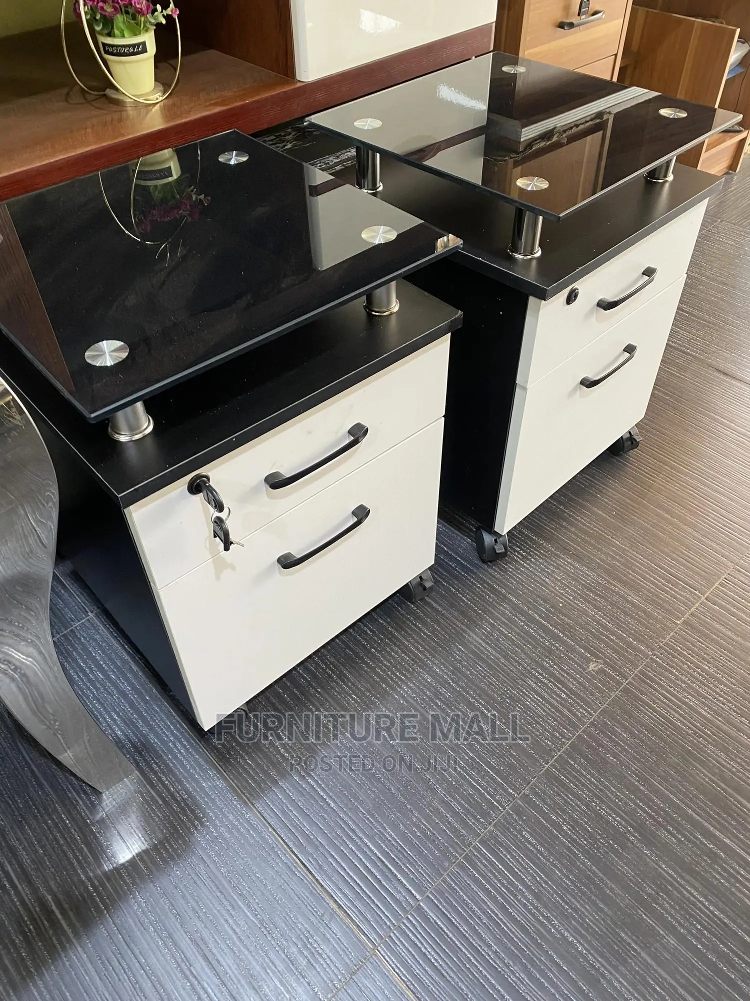 New Side Drawer With Key . Free Delivery