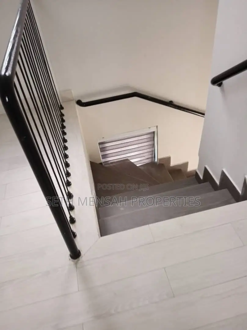 Furnished 3bdrm House in Skm, West Legon for Sale