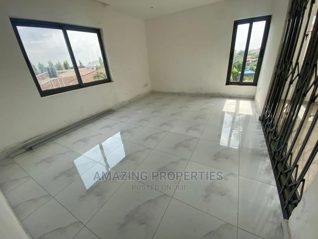 4bdrm House in East Legon for Sale