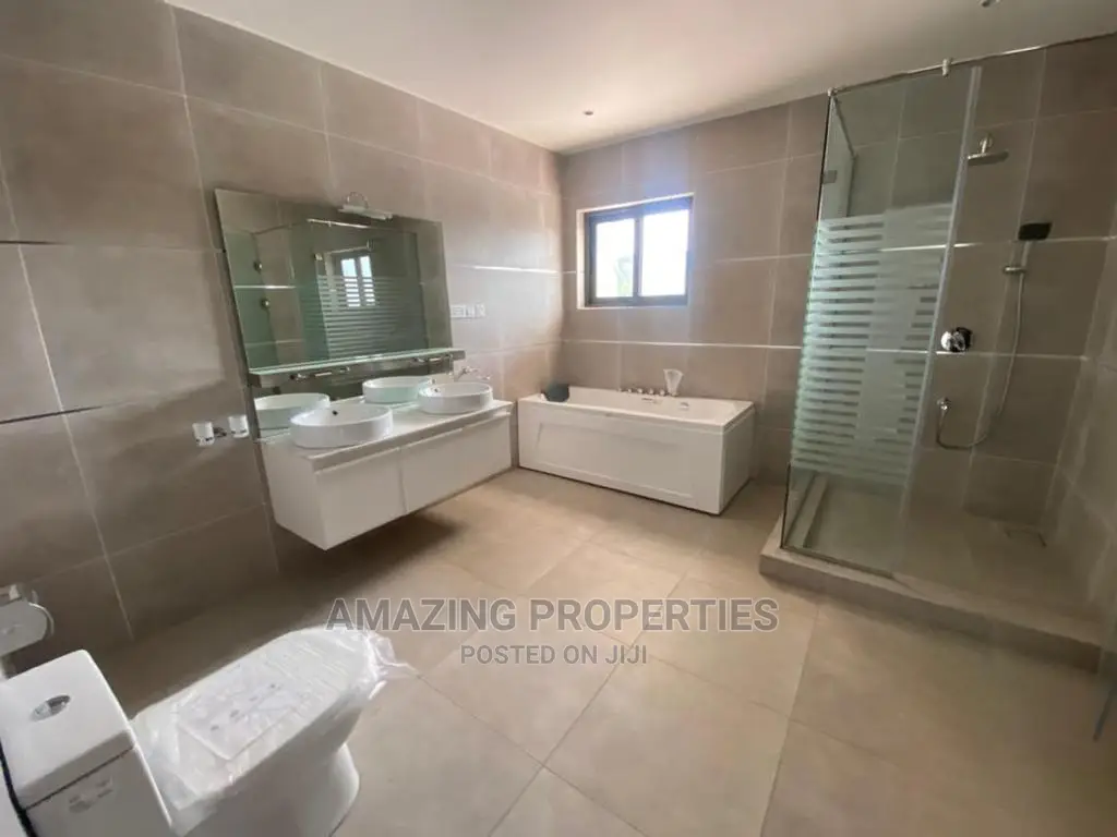 4bdrm House in East Legon for Sale