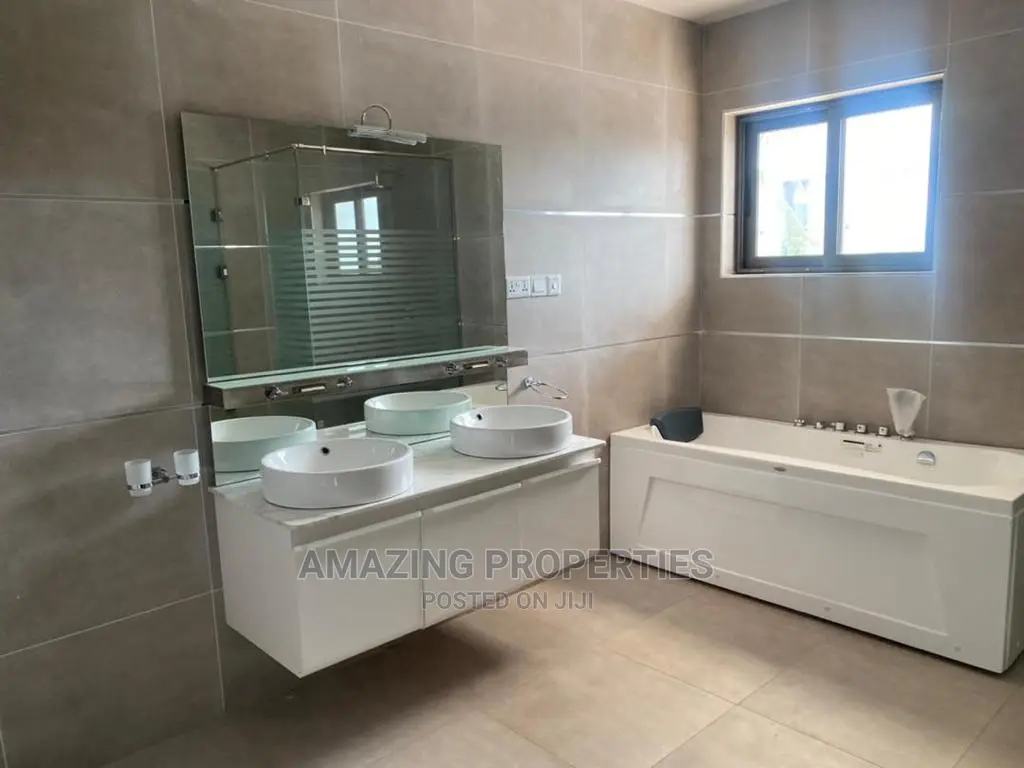 4bdrm House in East Legon for Sale