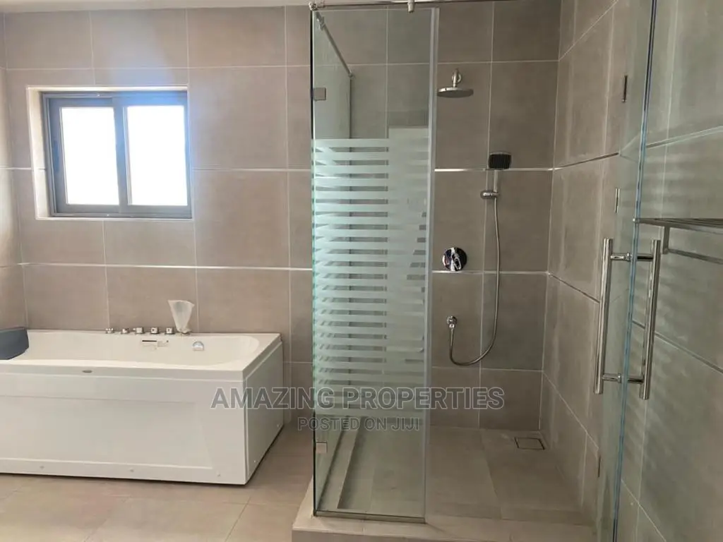 4bdrm House in East Legon for Sale