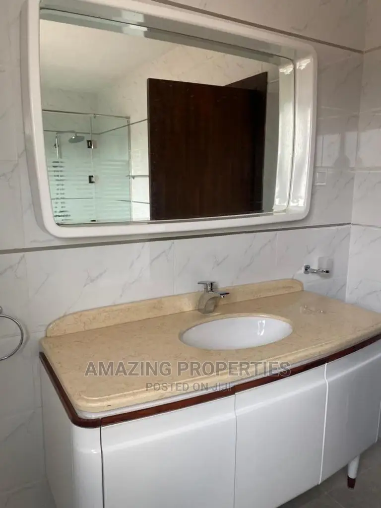 4bdrm House in East Legon for Sale