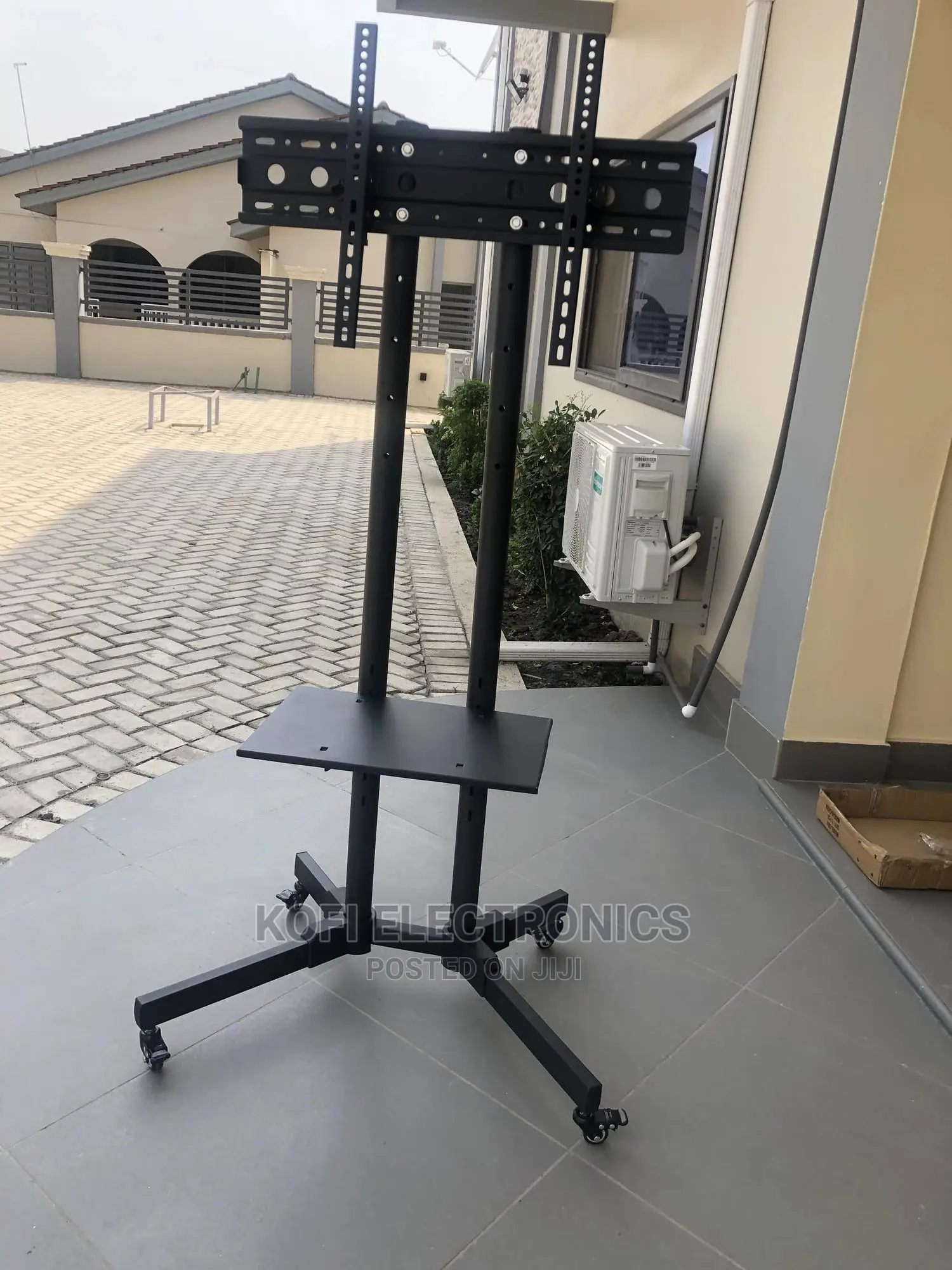 Sleek TV Stand/Tv Trolley for 37′′-70′′ TV