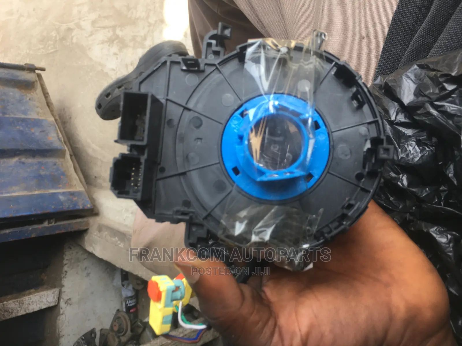 Hyundai Elantra 2013-2016 Horn Plate