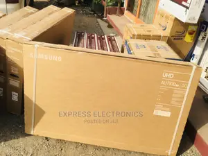 Sleek Design Samsung 60”Smart AU7172 UHD Bluetooth TV