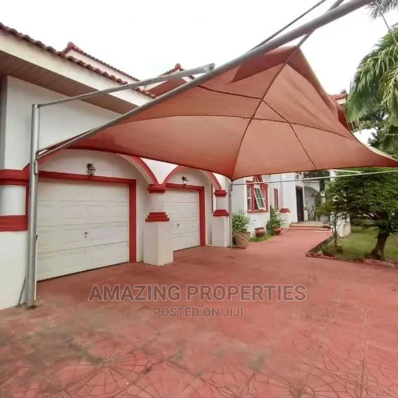5bdrm House in 5 Bed House With a 3, East Legon for Sale