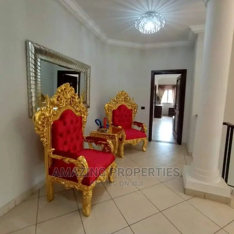 5bdrm House in 5 Bed House With a 3, East Legon for Sale