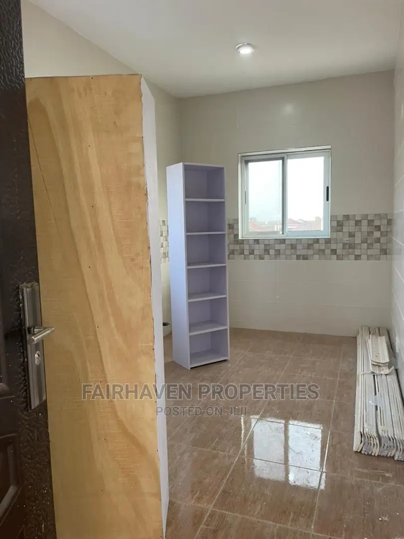 2bdrm Apartment in Tseaddo, Airport Residential Area for rent