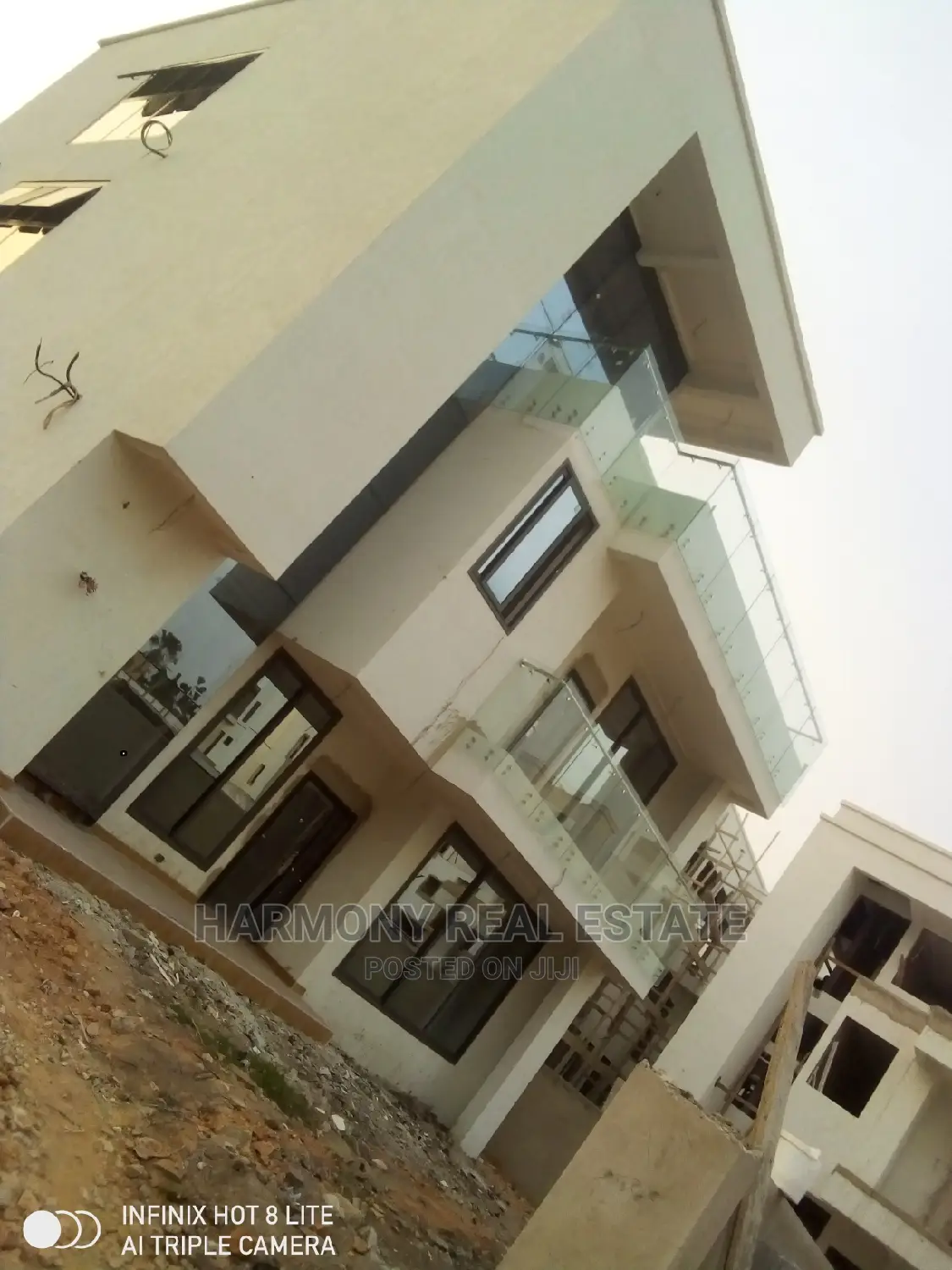 5bdrm House in Airport Residential Area for Sale