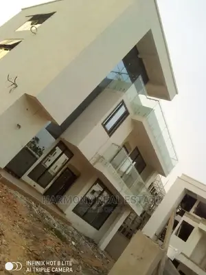 5bdrm House in Airport Residential Area for Sale