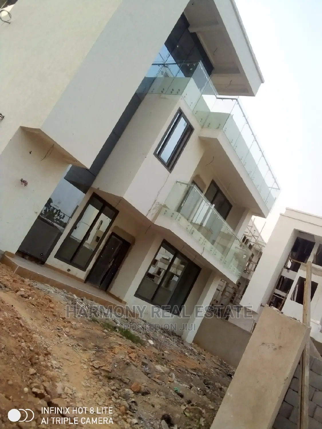5bdrm House in Airport Residential Area for Sale