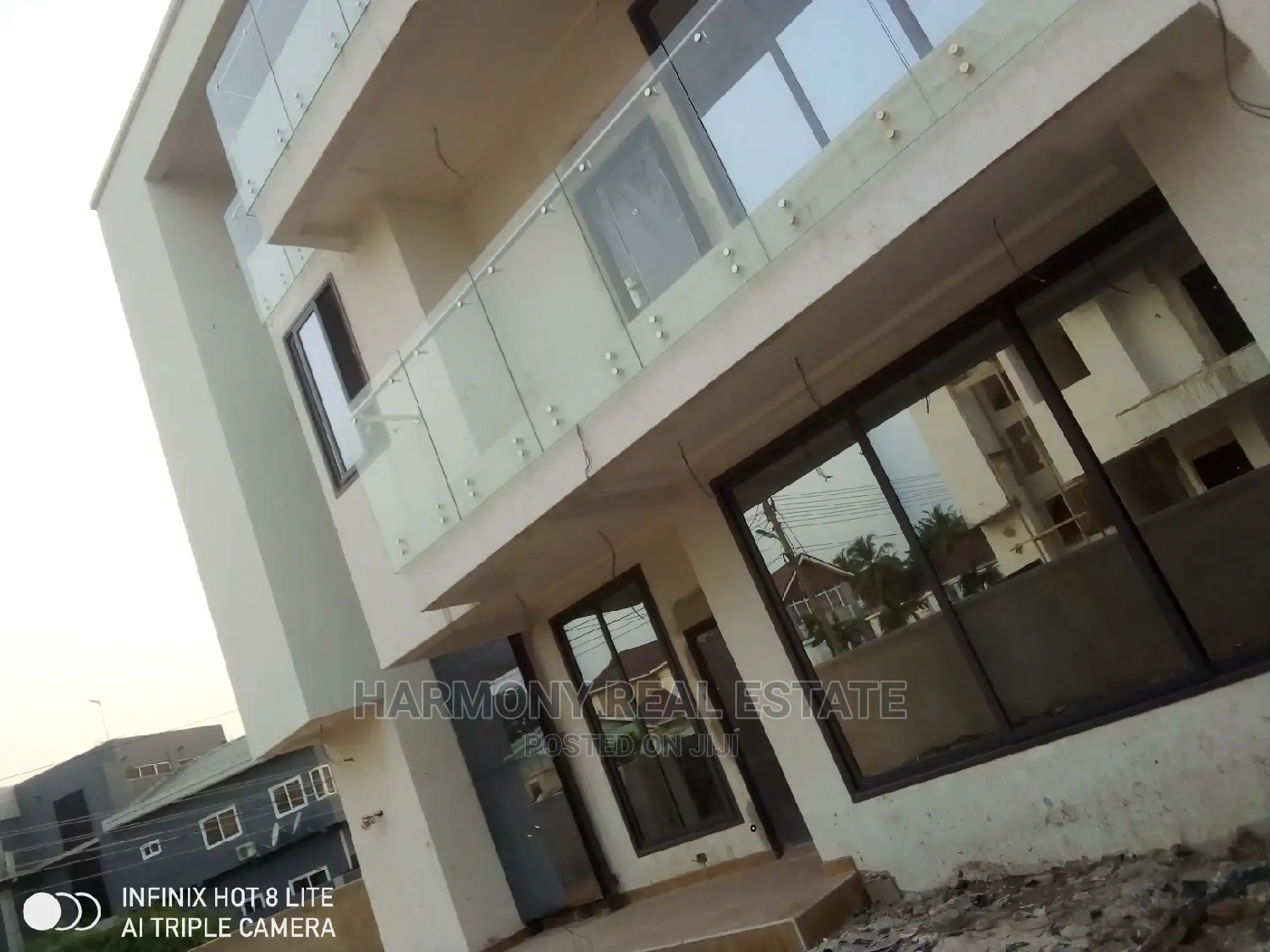 5bdrm House in Airport Residential Area for Sale