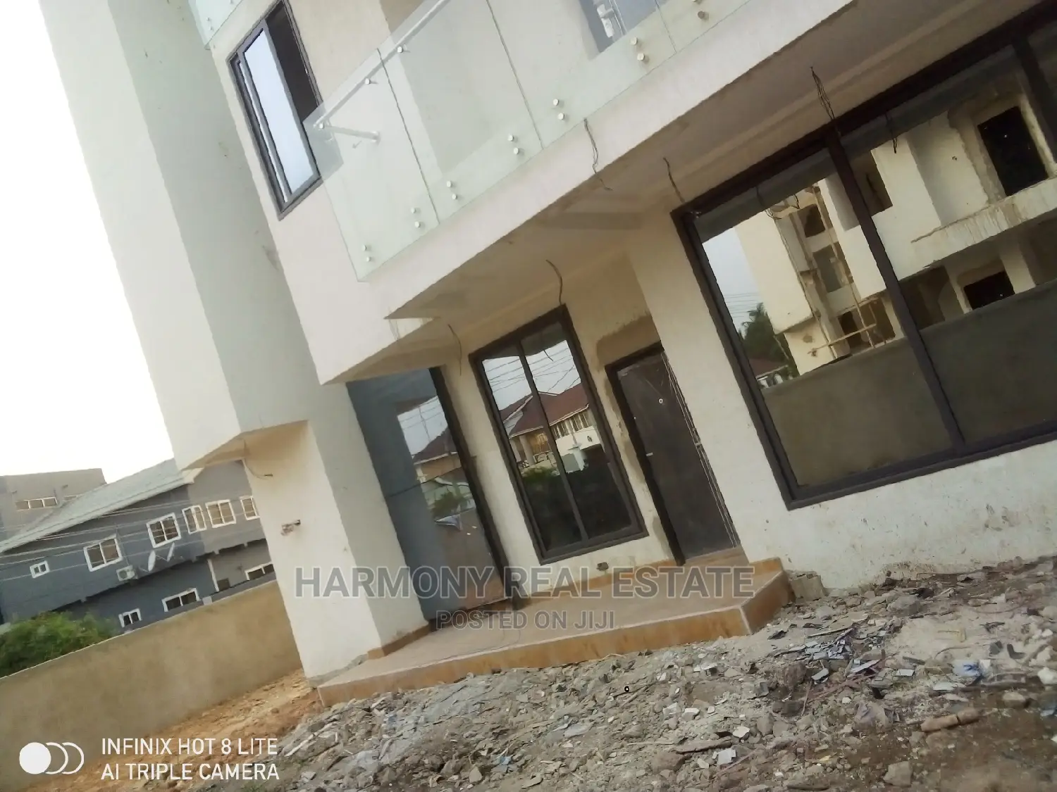 5bdrm House in Airport Residential Area for Sale
