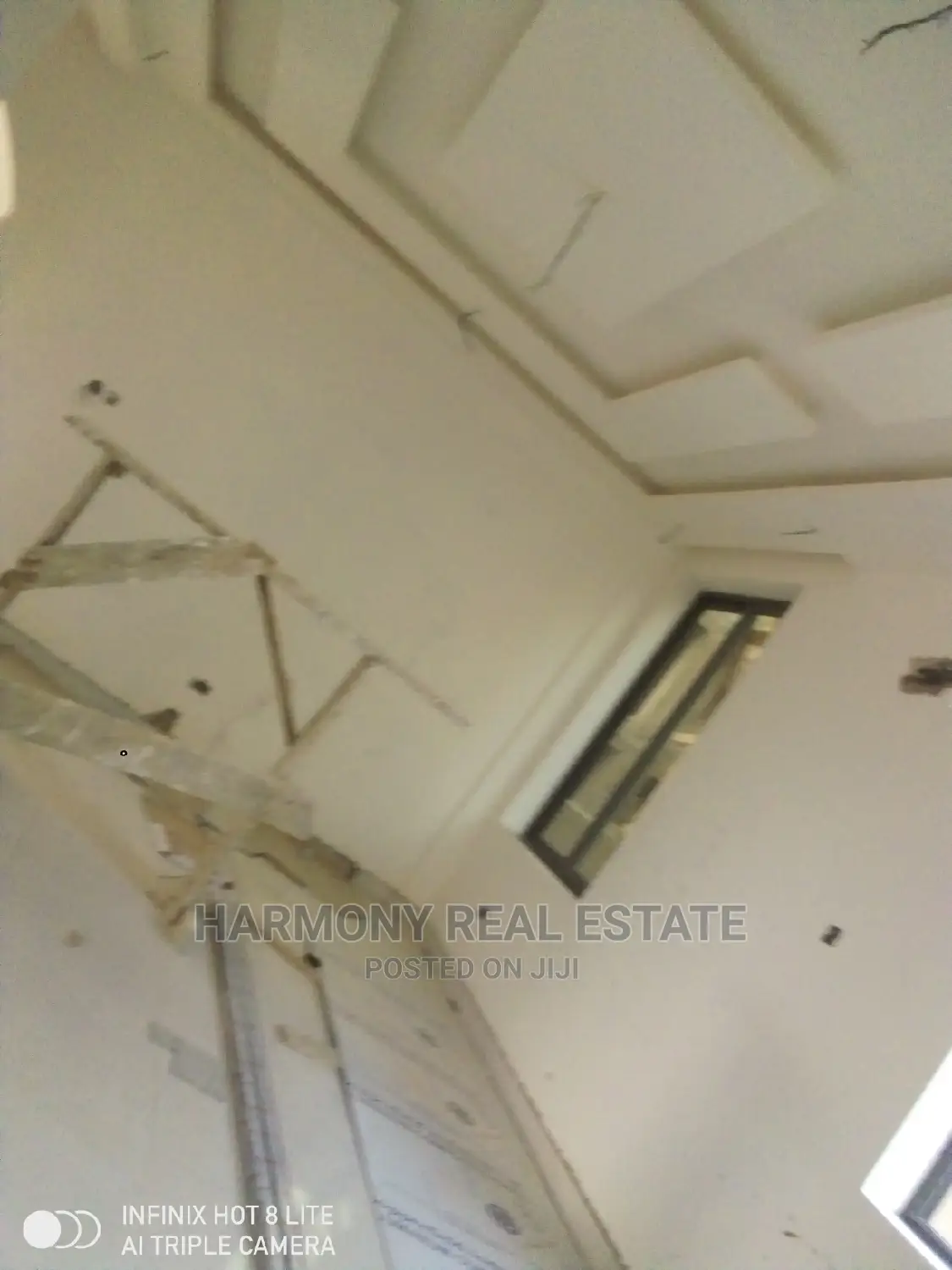 5bdrm House in Airport Residential Area for Sale