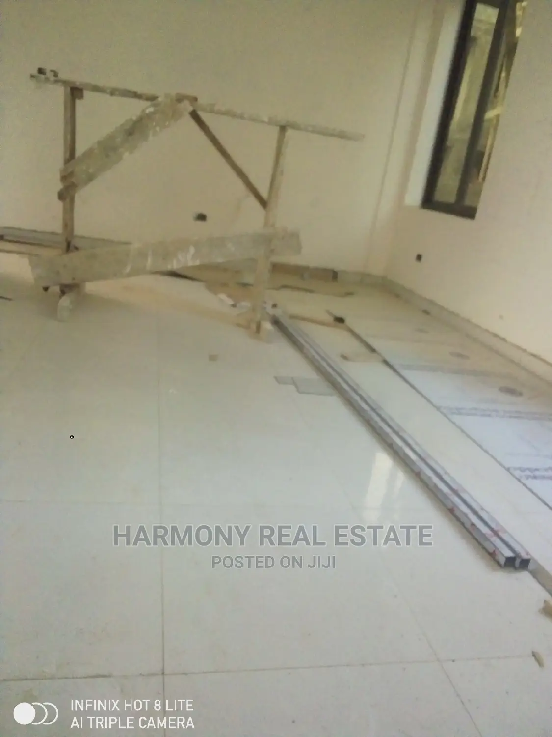 5bdrm House in Airport Residential Area for Sale