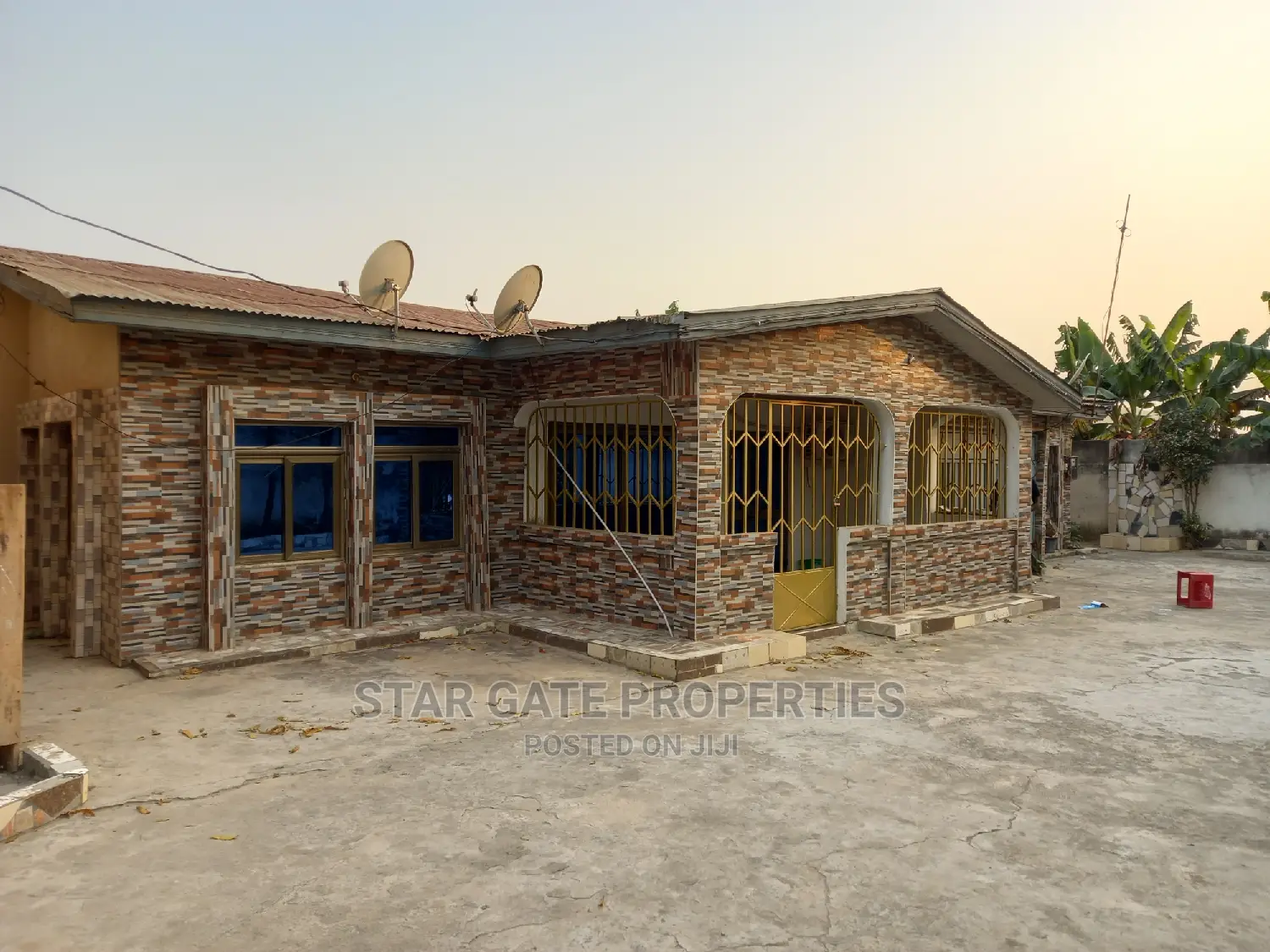 9bdrm House in Star Gate Properties, Ejisu-Juaben Municipal for sale