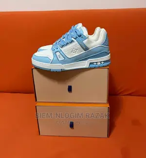 Suoer Quality Luiz Vuitton Brand Sneakers Available