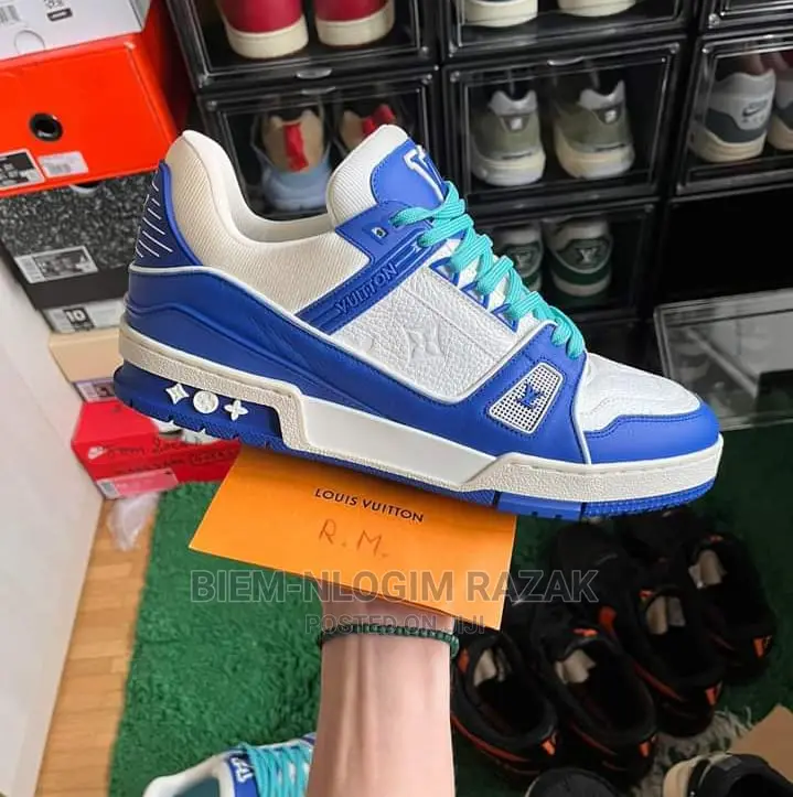 Suoer Quality Luiz Vuitton Brand Sneakers Available