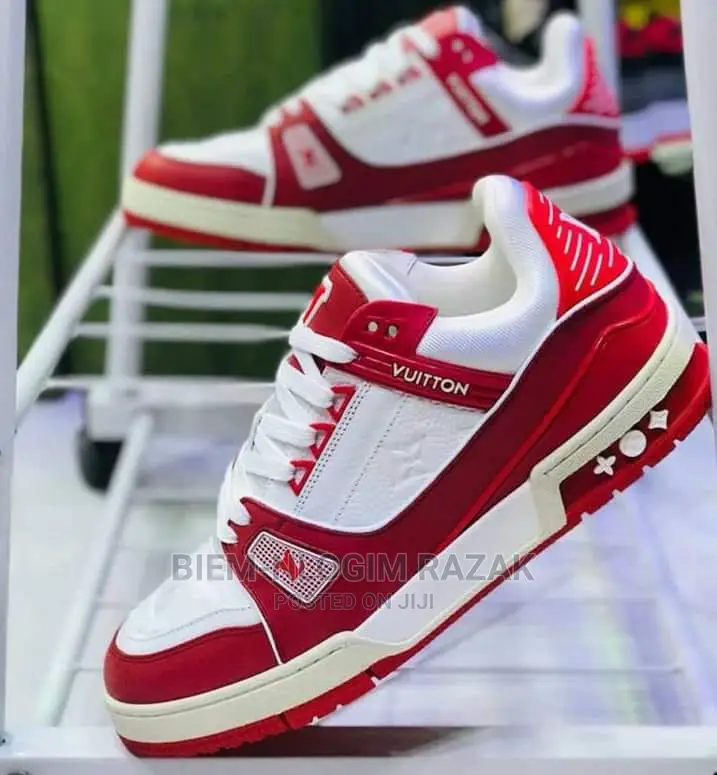 Suoer Quality Luiz Vuitton Brand Sneakers Available