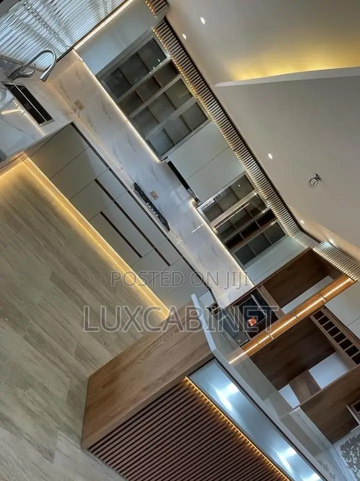 Customize Kitchen Cabinets
