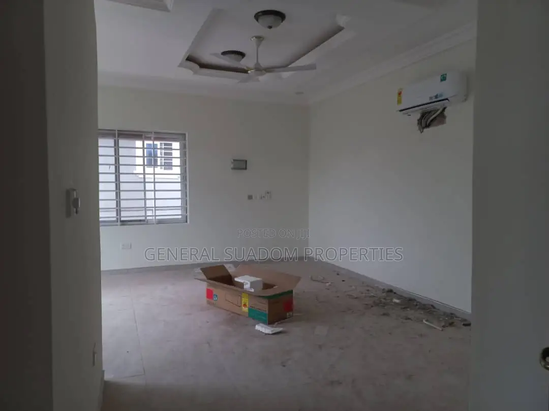 4bdrm Duplex in Suadom Properties, Baatsona Total for rent