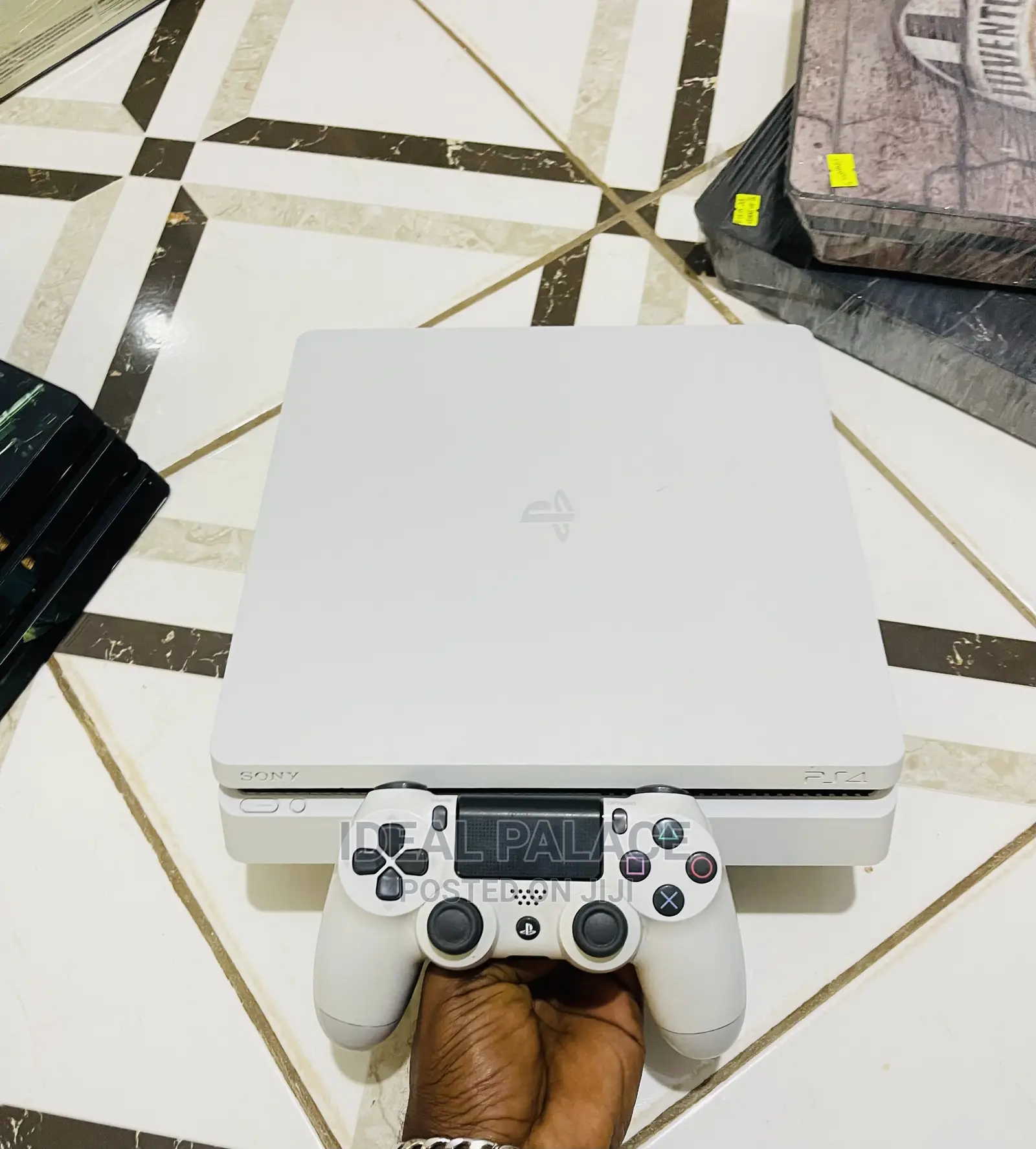Playstation 4 Slim White Edition With Games