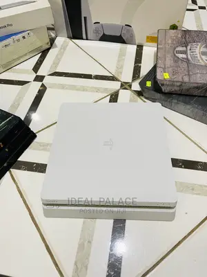 Playstation 4 Slim White Edition With Games